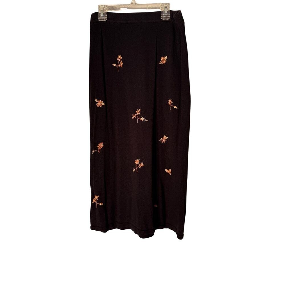Bon Worth Black Sweater Skirt with Embroidered Flowers Womens Size M Petite